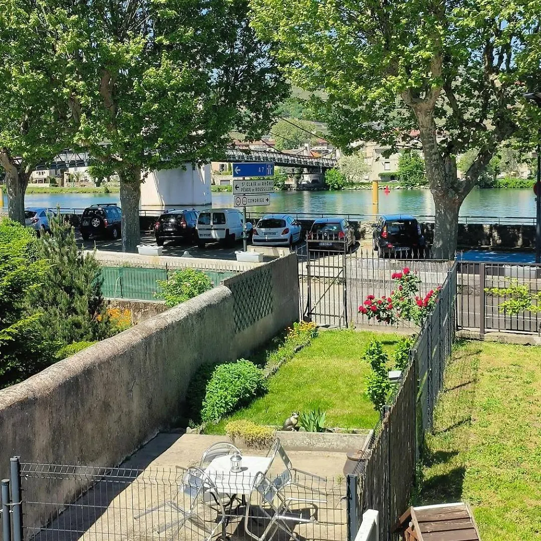 Maison Vue Sur Le Rhone A Proximite Du Port Les Roches-de-Condrieu França